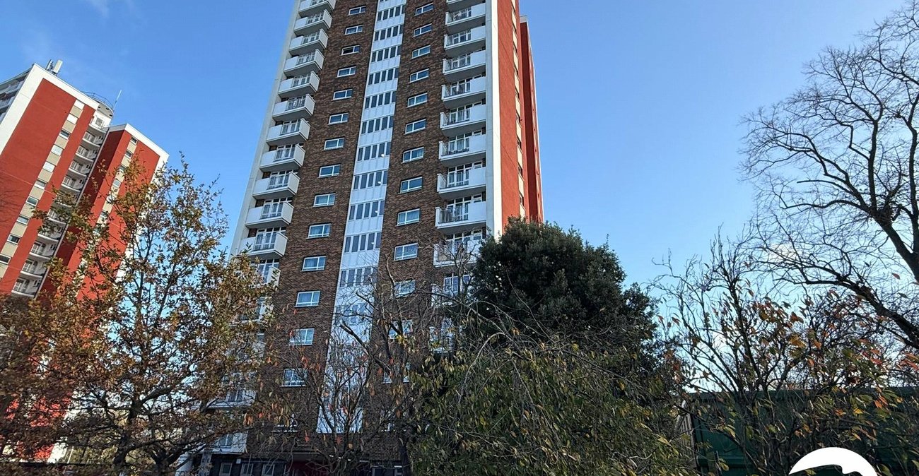 2 bedroom property for sale in London | Robinson Jackson