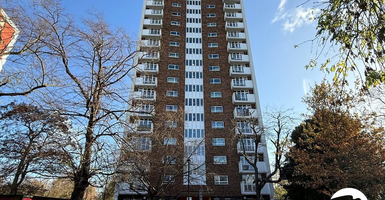 2 bedroom property for sale in London | Robinson Jackson