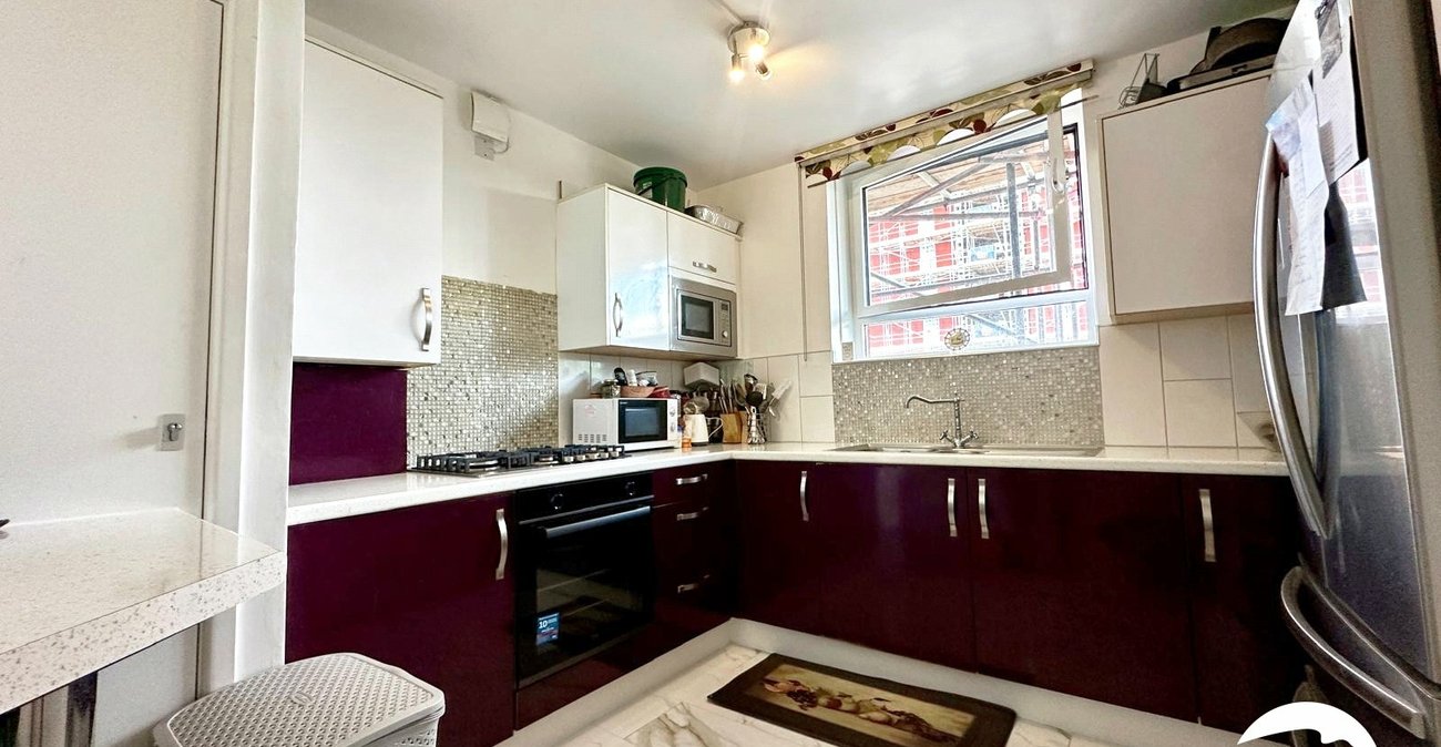 2 bedroom property for sale in London | Robinson Jackson