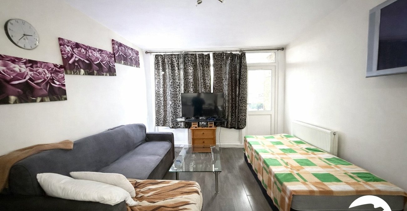 2 bedroom property for sale in London | Robinson Jackson