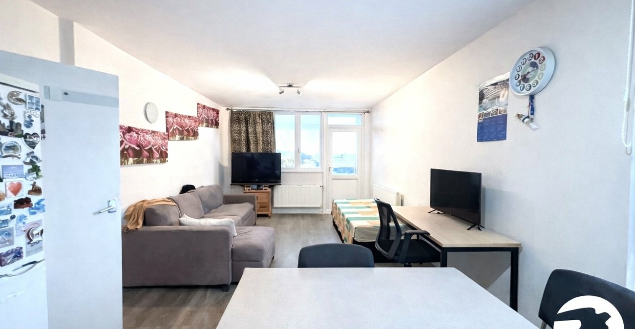 2 bedroom property for sale in London | Robinson Jackson