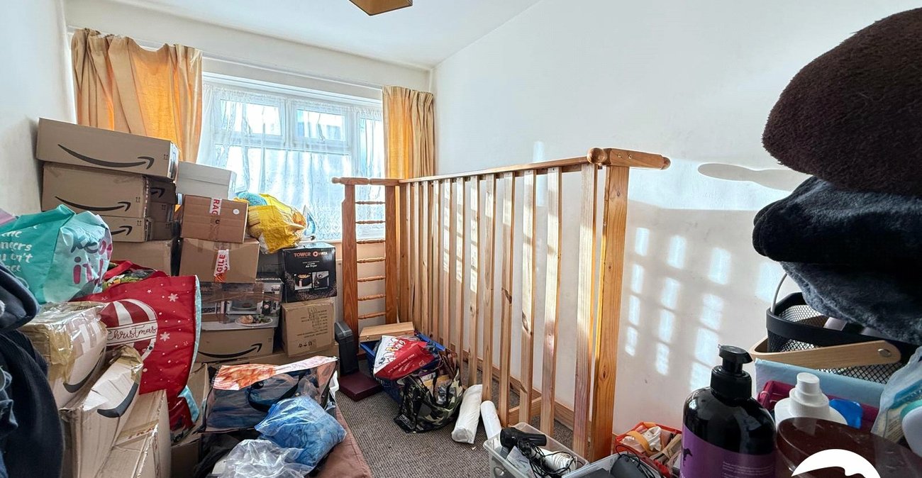 3 bedroom property for sale in London | Robinson Jackson