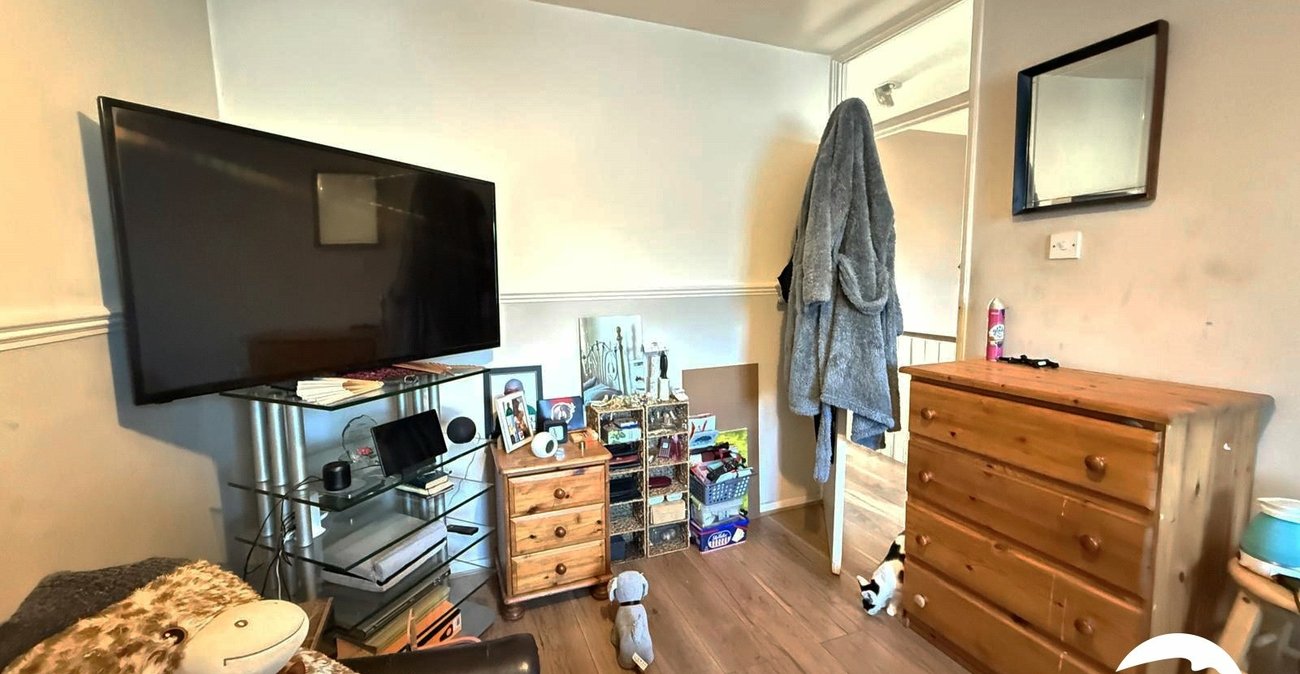 3 bedroom property for sale in London | Robinson Jackson