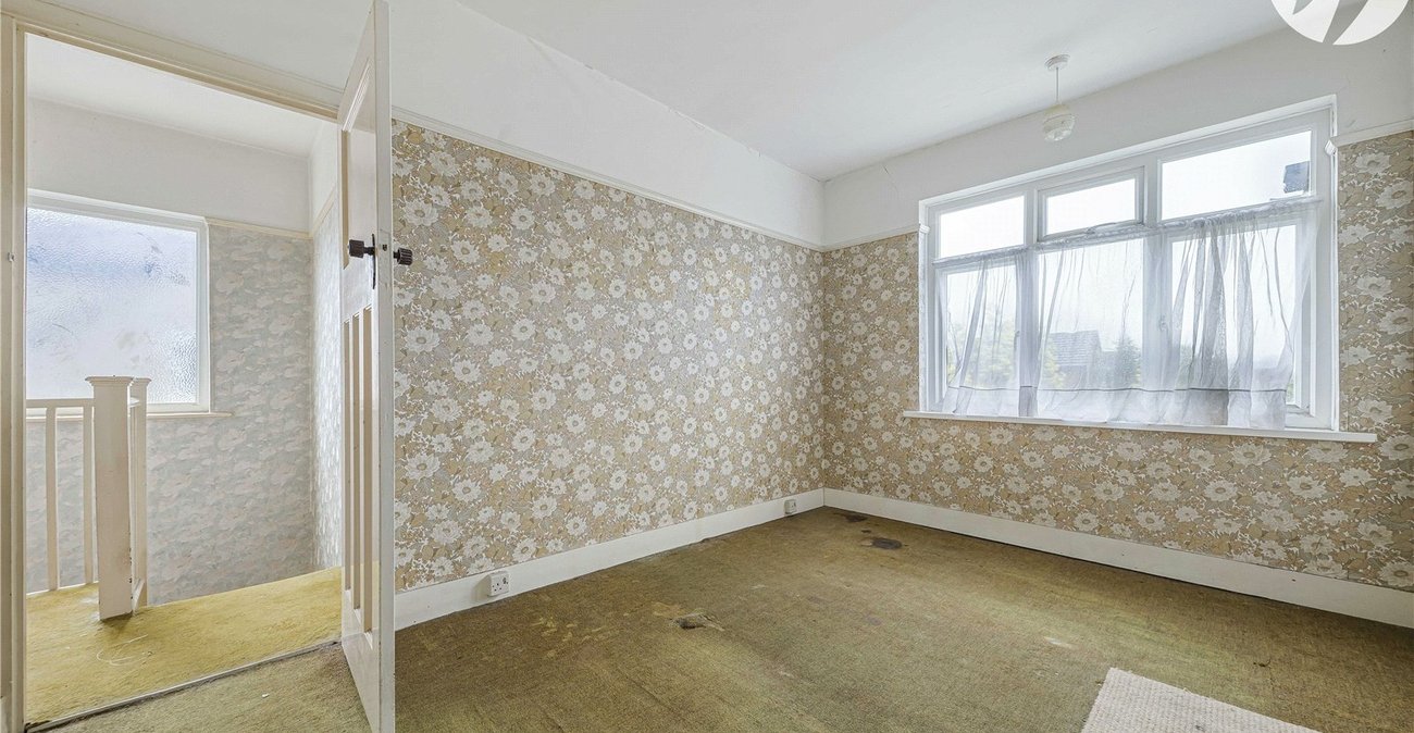 3 bedroom house for sale in London | Robinson Jackson