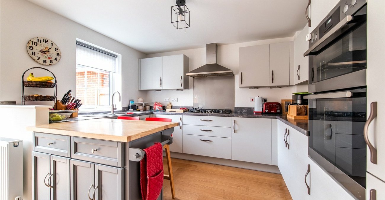 4 bedroom house for sale in Staplehurst | Robinson Michael & Jackson