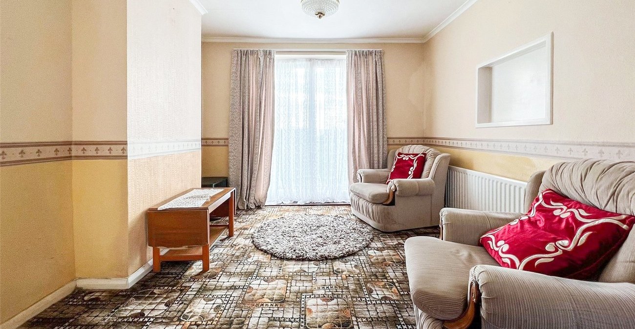 2 bedroom house for sale in Rochester | Robinson Michael & Jackson
