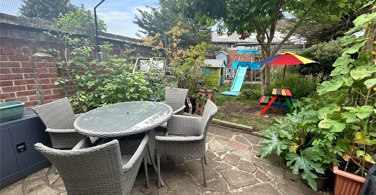 2 bedroom house for sale in Sidcup | Robinson Jackson