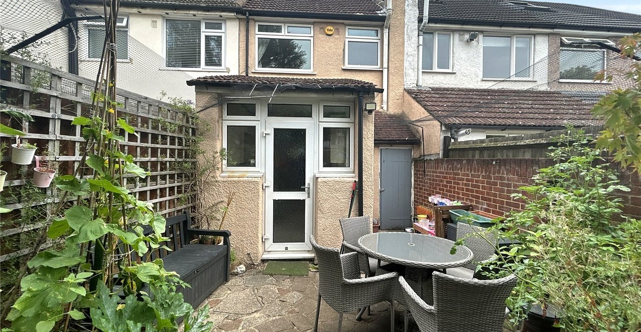 2 bedroom house for sale in Sidcup | Robinson Jackson