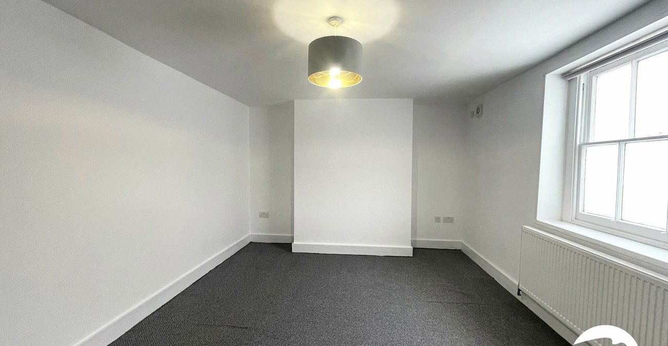 2 bedroom property for sale in London | Robinson Jackson