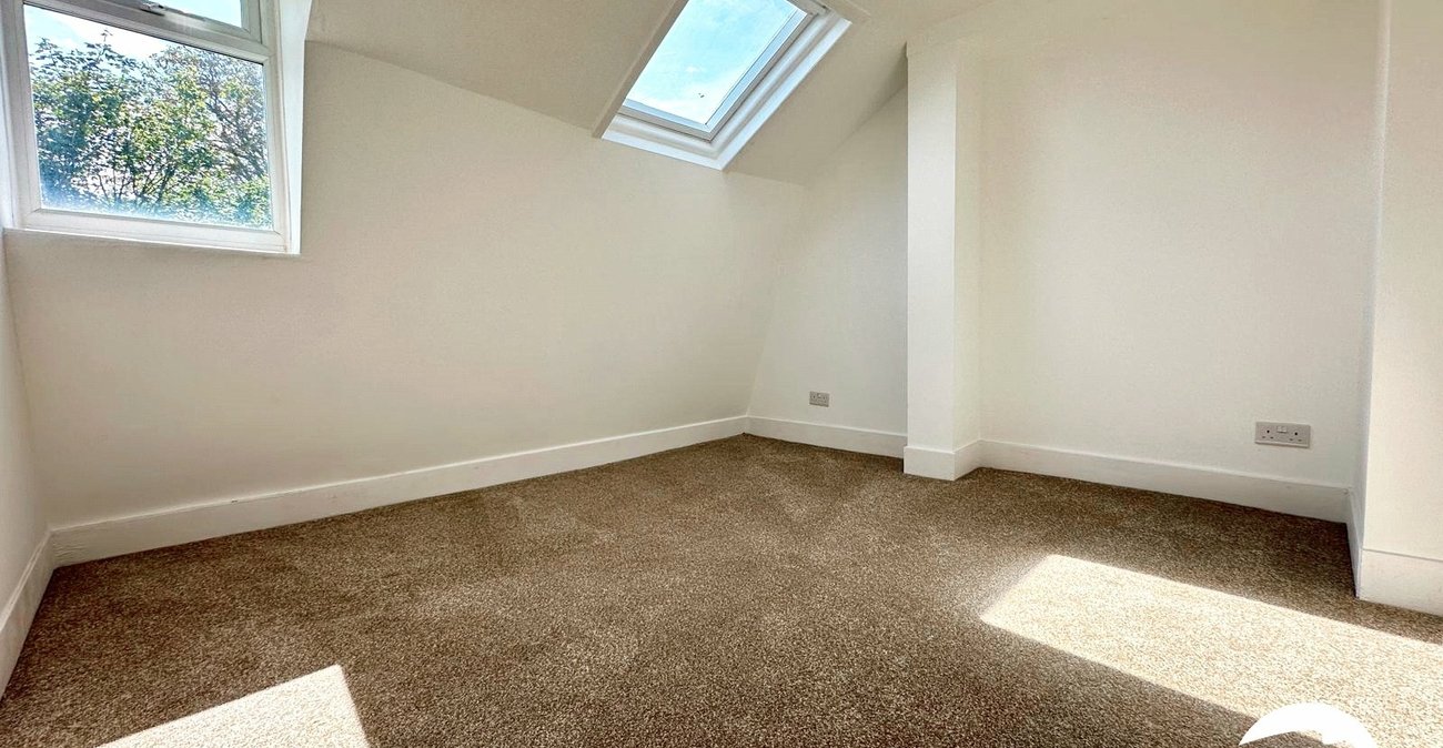 2 bedroom property for sale in London | Robinson Jackson