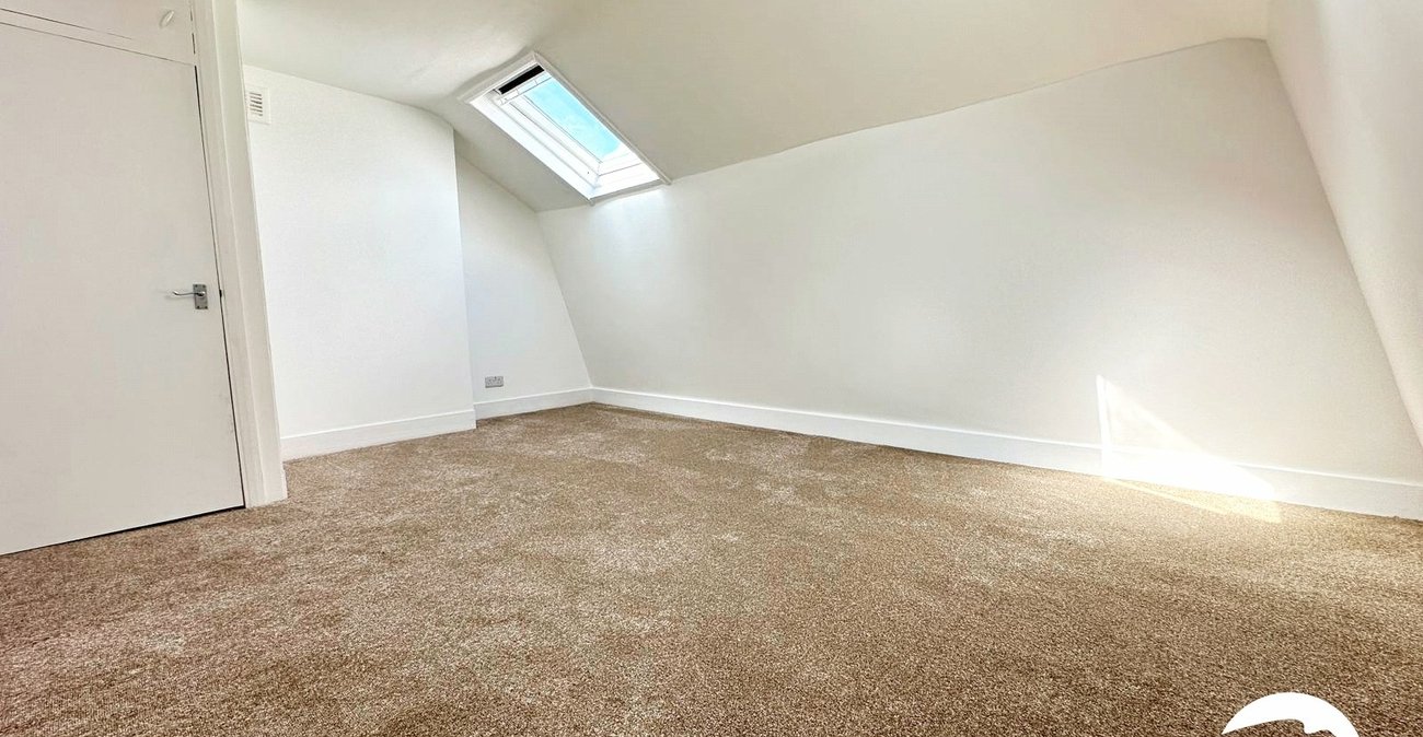 2 bedroom property for sale in London | Robinson Jackson