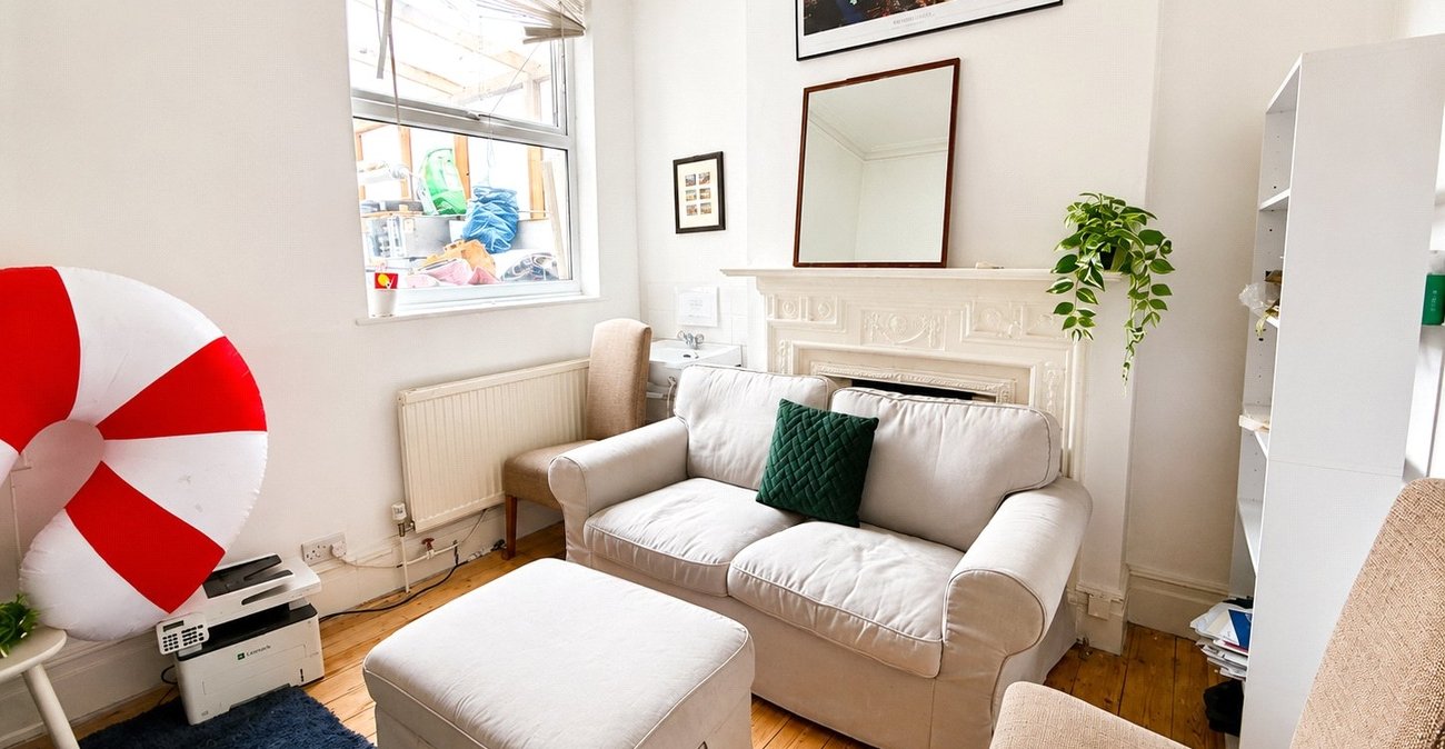 6 bedroom house for sale in London | Robinson Jackson