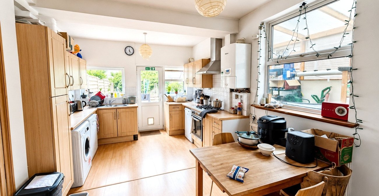 6 bedroom house for sale in London | Robinson Jackson