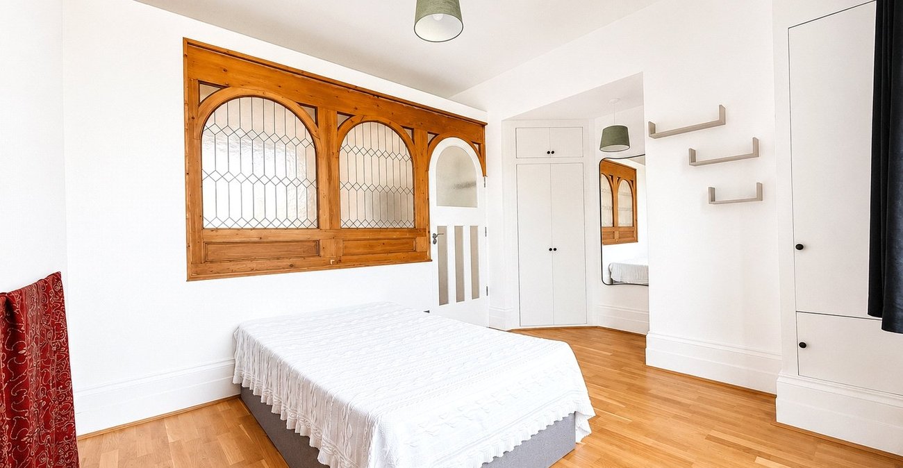 1 bedroom property for sale in London | Robinson Jackson