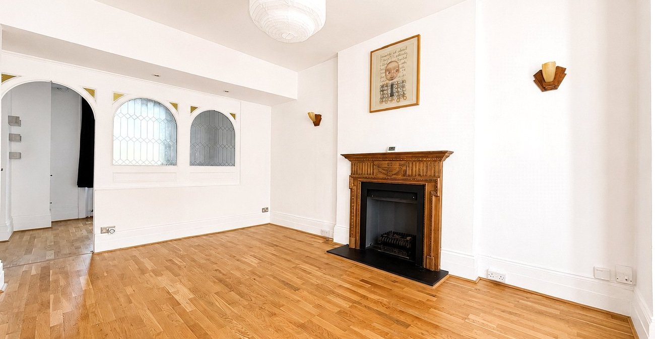 1 bedroom property for sale in London | Robinson Jackson