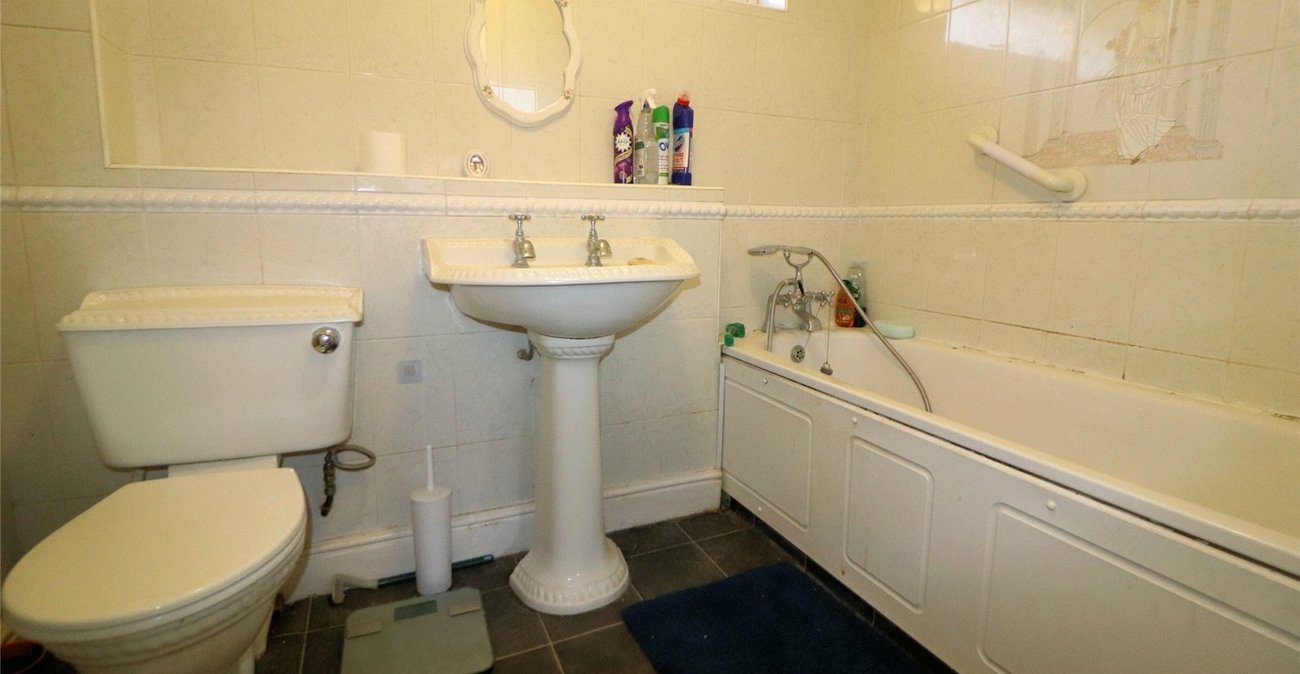 3 bedroom house for sale in Erith | Robinson Jackson