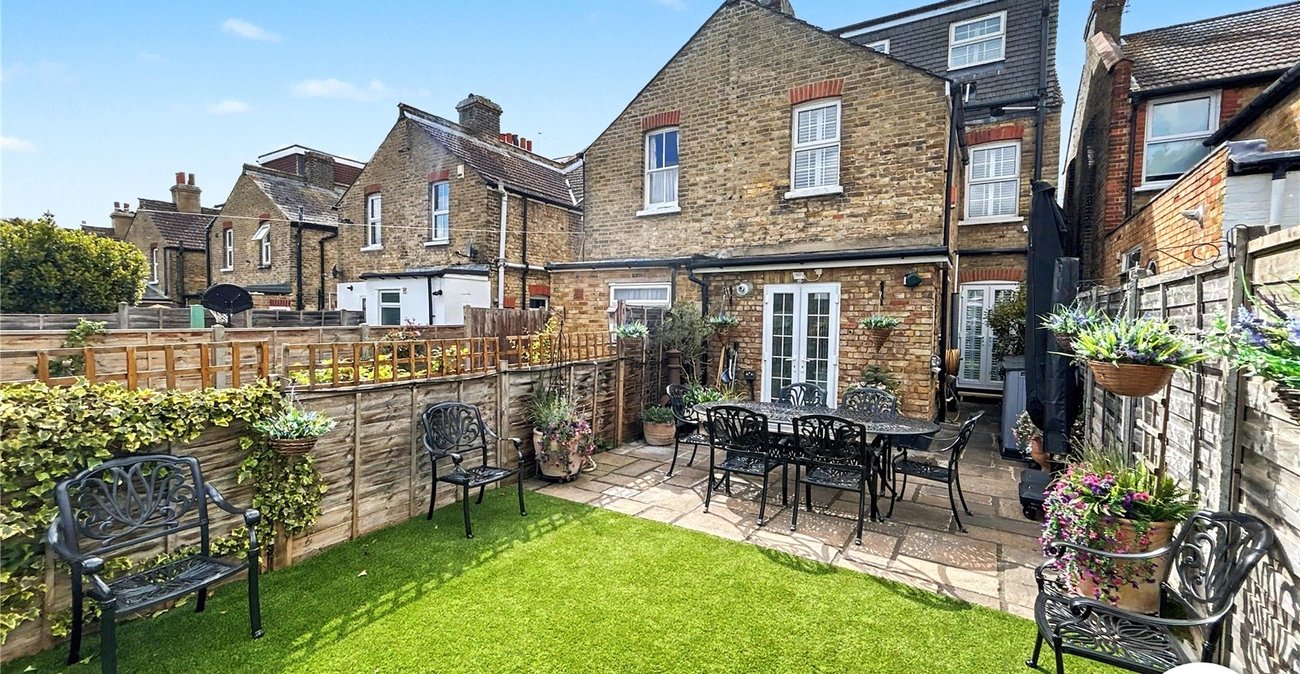 4 bedroom house for sale in Sidcup | Robinson Jackson