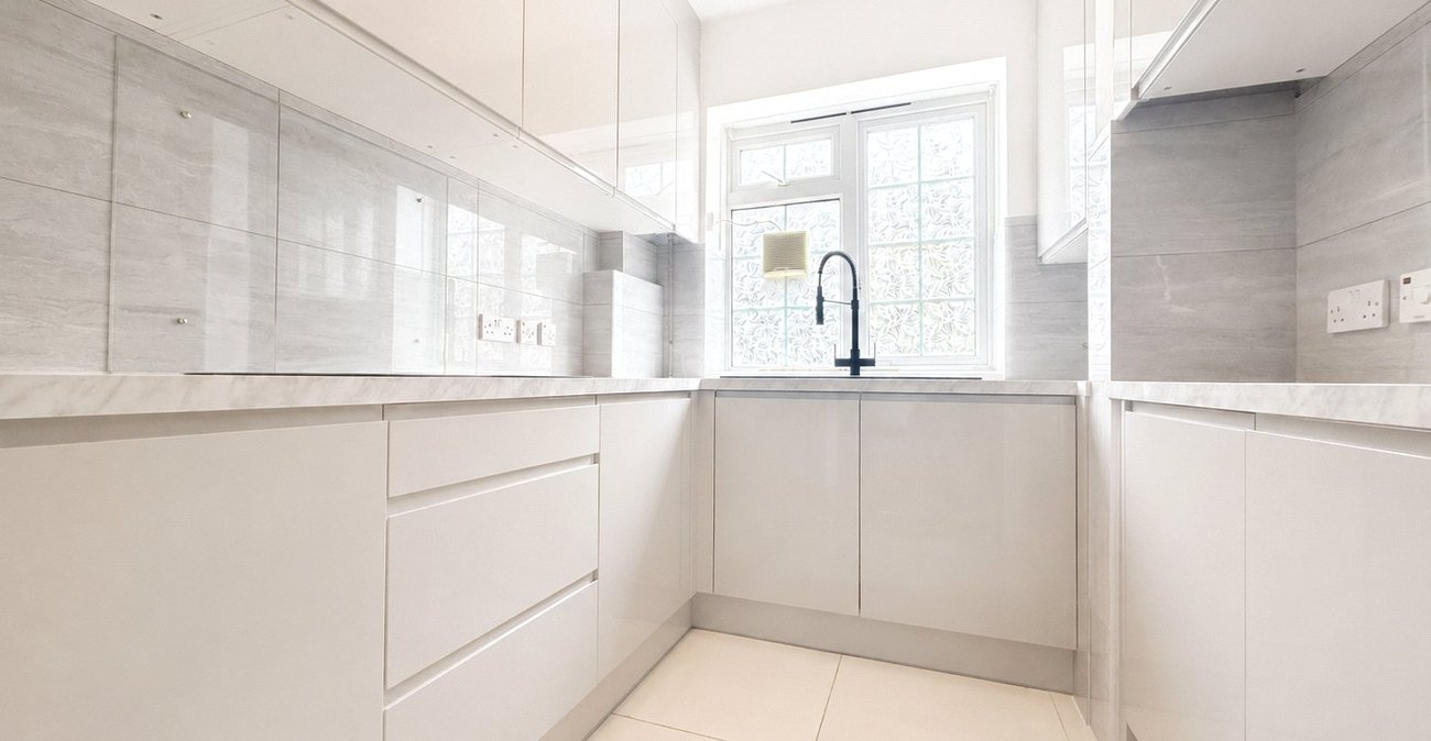 2 bedroom property for sale in Woolwich | Robinson Jackson