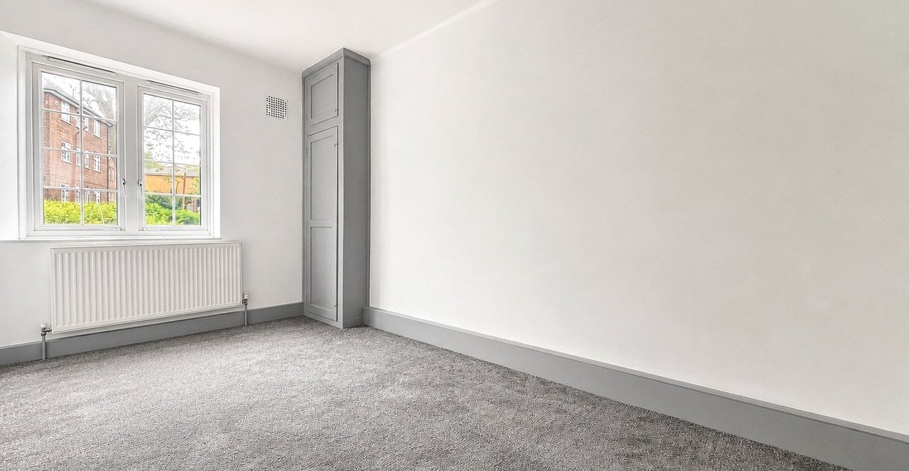2 bedroom property for sale in Woolwich | Robinson Jackson