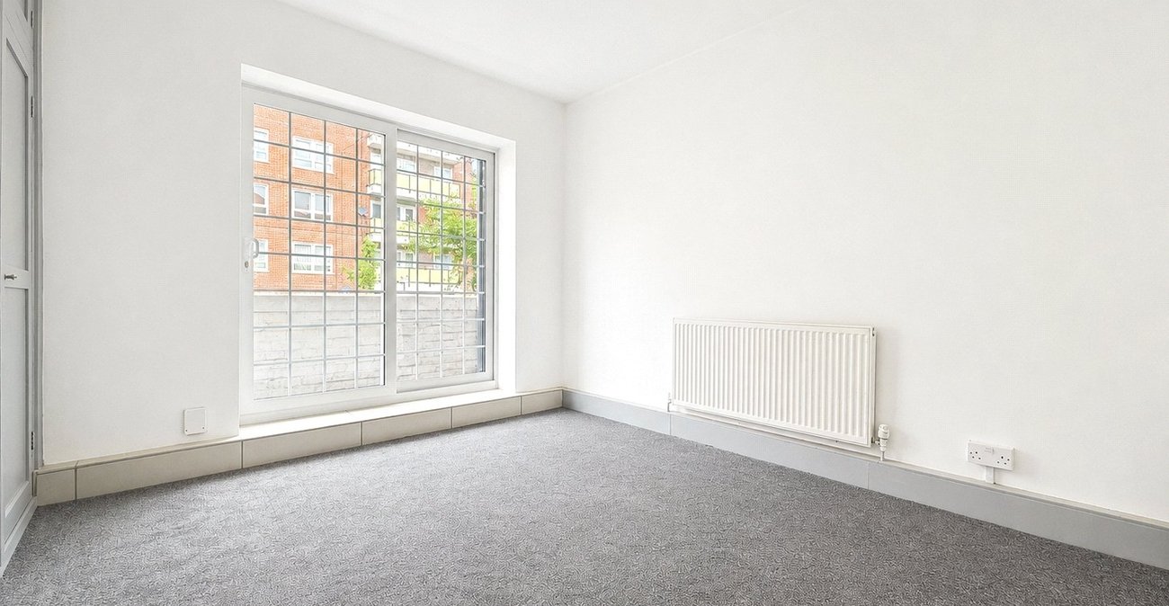 2 bedroom property for sale in Woolwich | Robinson Jackson