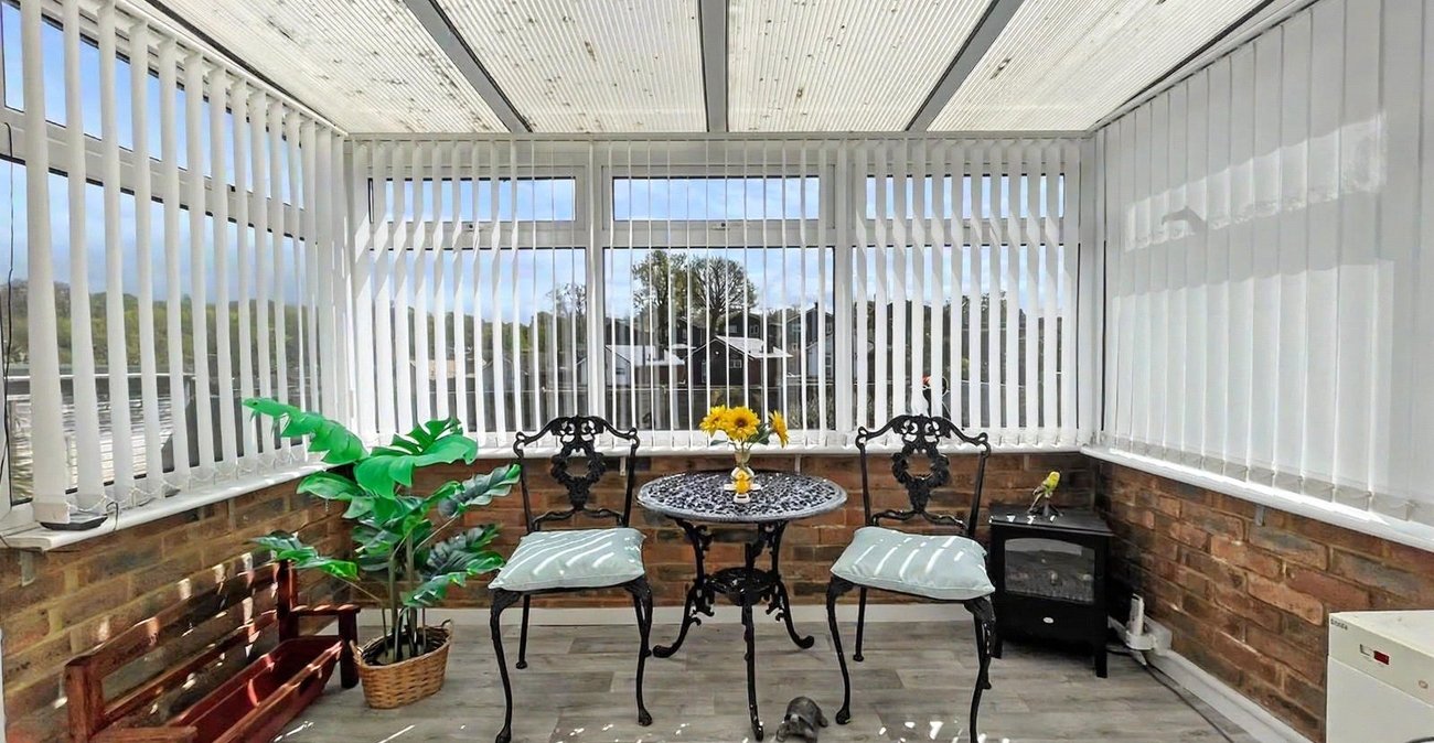 2 bedroom bungalow for sale in Rainham | Robinson Michael & Jackson