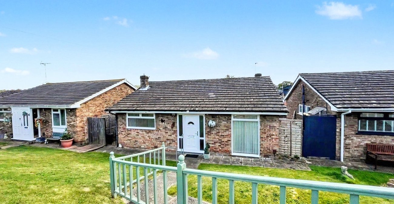 2 bedroom bungalow for sale in Rainham | Robinson Michael & Jackson