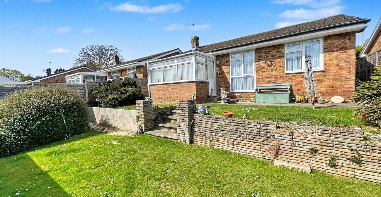 2 bedroom bungalow for sale in Rainham | Robinson Michael & Jackson