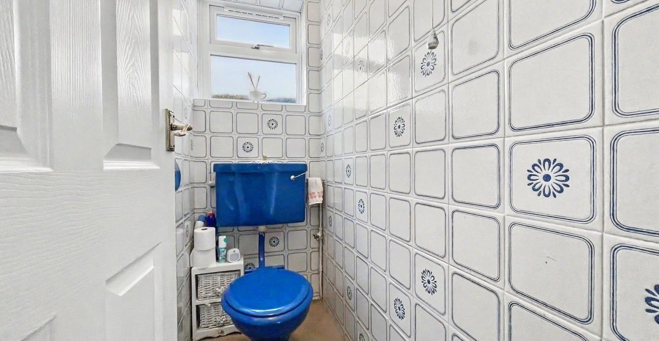 2 bedroom bungalow for sale in Rainham | Robinson Michael & Jackson