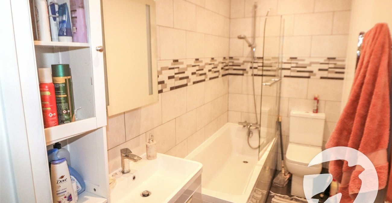 3 bedroom house for sale in Northumberland Heath | Robinson Jackson