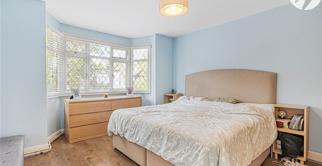 4 bedroom house for sale in Dartford | Robinson Jackson