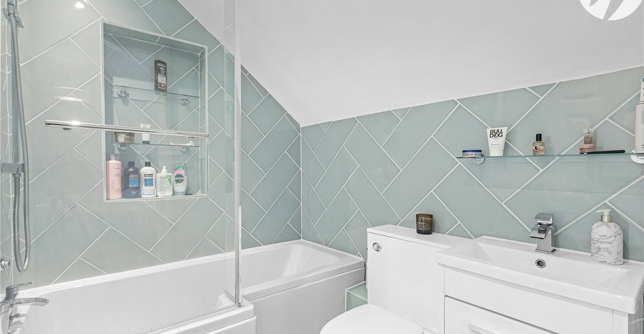 4 bedroom house for sale in Dartford | Robinson Jackson