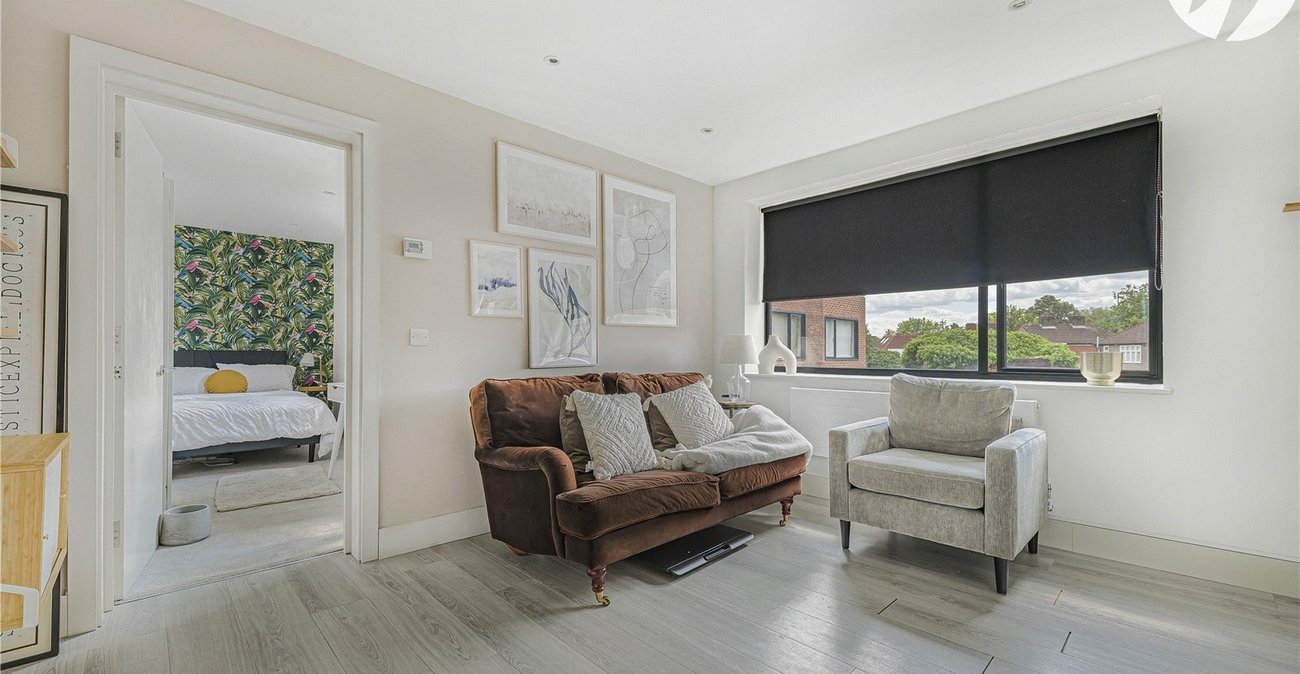 2 bedroom property for sale in London | Robinson Jackson