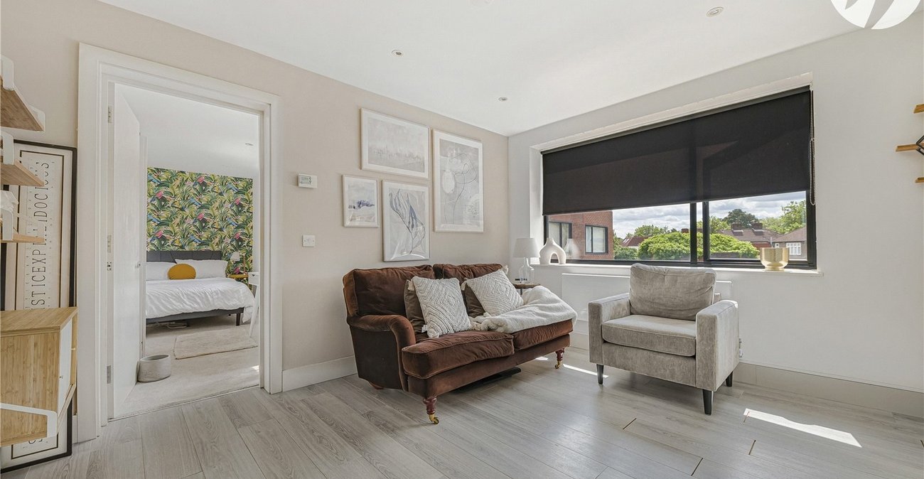 2 bedroom property for sale in London | Robinson Jackson