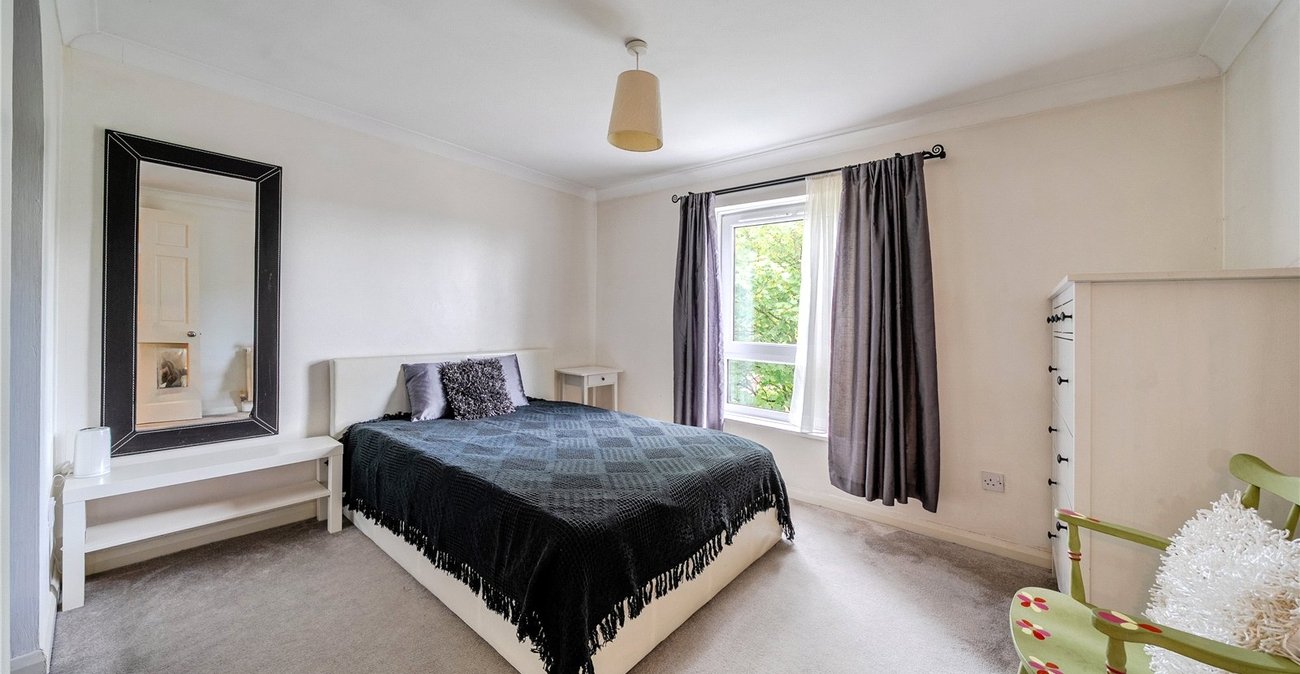 1 bedroom property for sale in West Norwood | Robinson Jackson