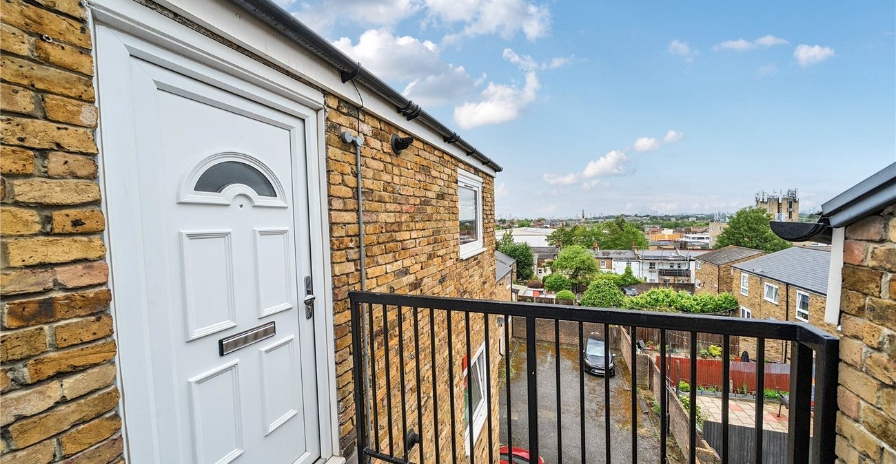 1 bedroom property for sale in West Norwood | Robinson Jackson