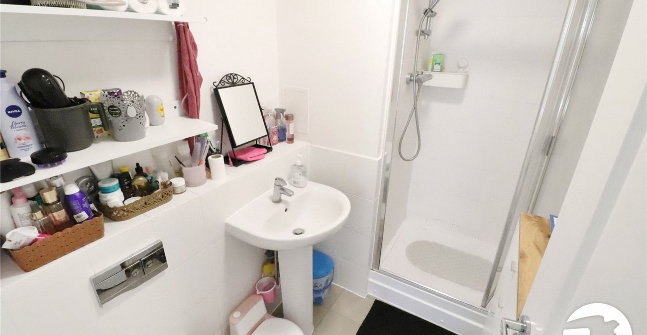 2 bedroom property for sale in Belvedere | Robinson Jackson