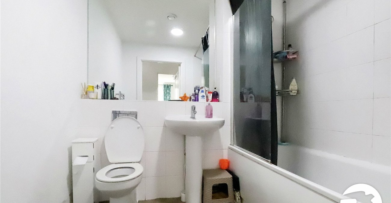 2 bedroom property for sale in Belvedere | Robinson Jackson