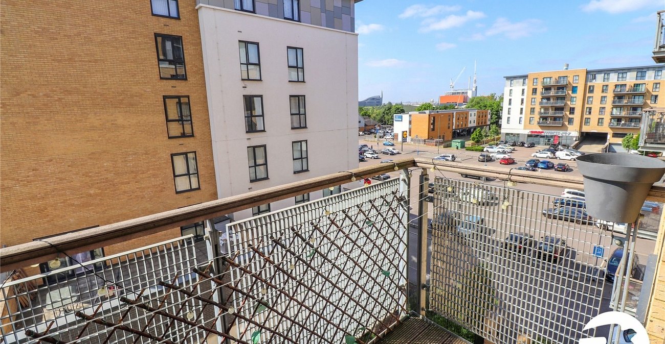 2 bedroom property for sale in Belvedere | Robinson Jackson