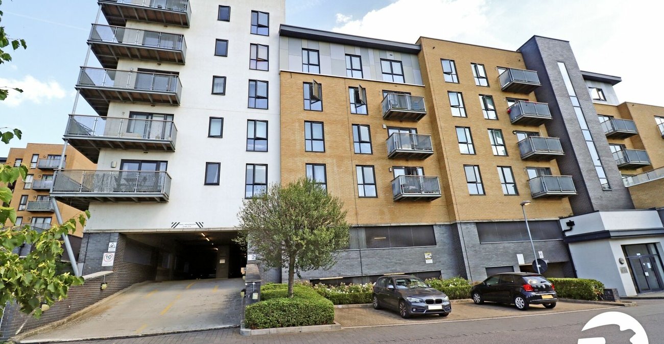 2 bedroom property for sale in Belvedere | Robinson Jackson