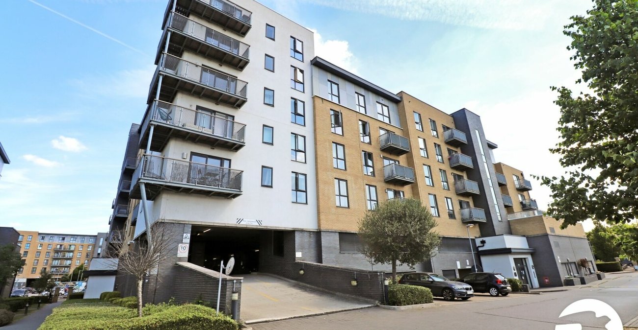 2 bedroom property for sale in Belvedere | Robinson Jackson