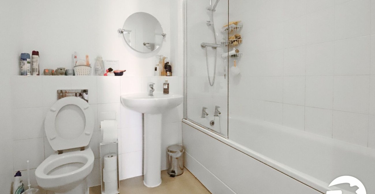 2 bedroom property for sale in Belvedere | Robinson Jackson