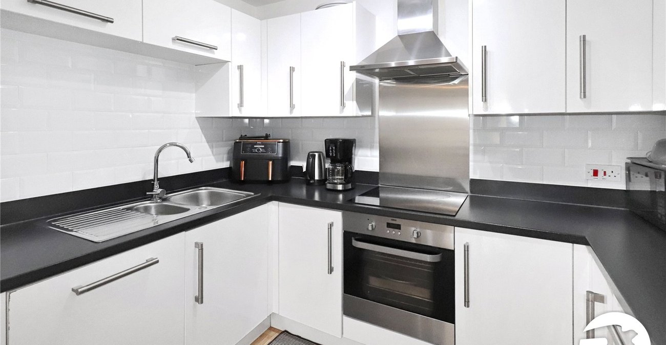 2 bedroom property for sale in Belvedere | Robinson Jackson