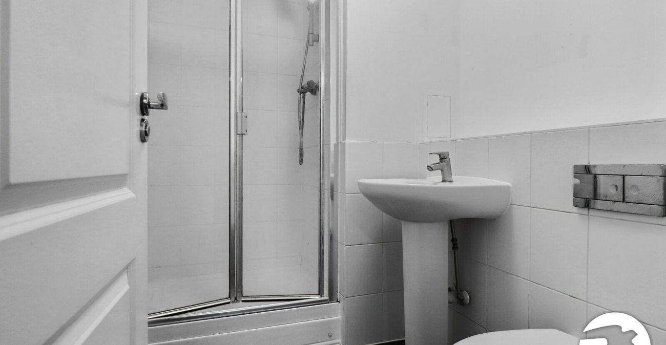 2 bedroom property for sale in Belvedere | Robinson Jackson