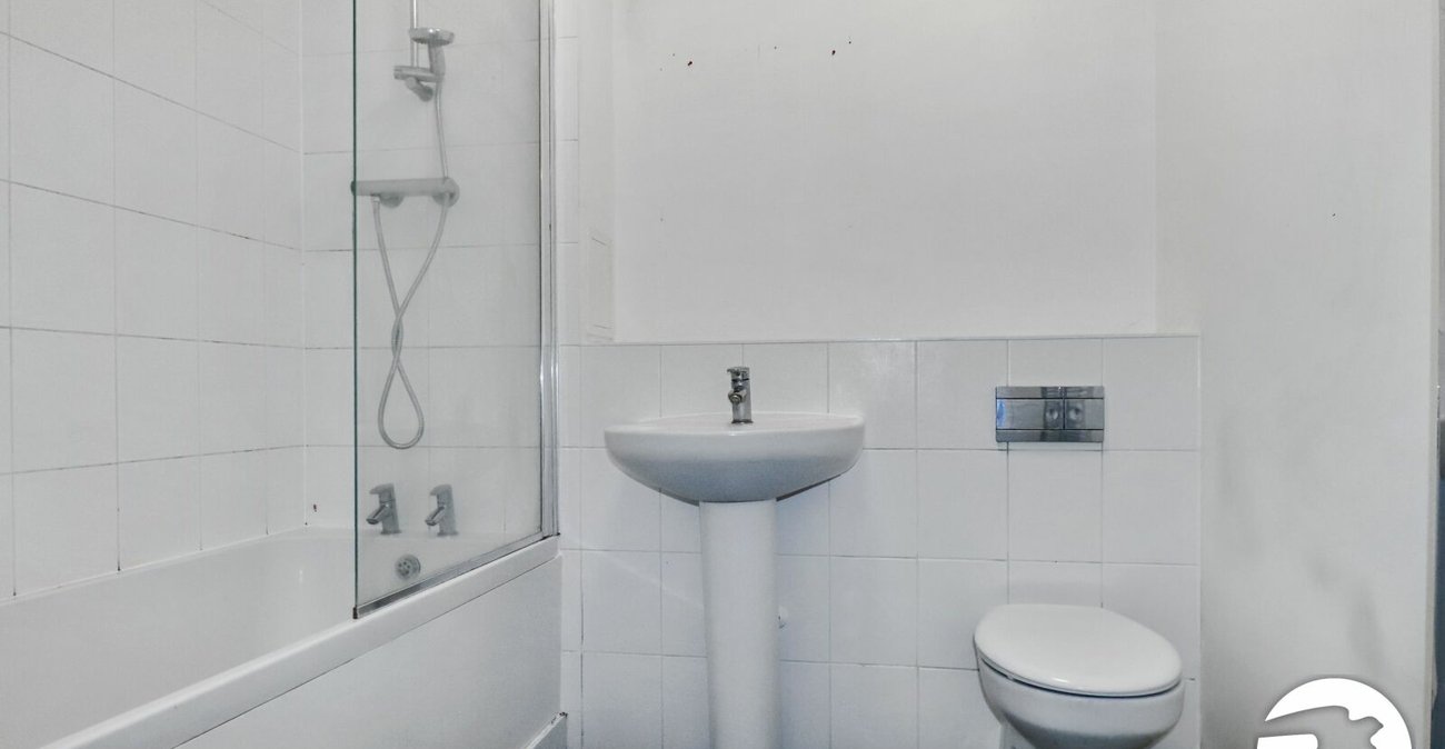 2 bedroom property for sale in Belvedere | Robinson Jackson