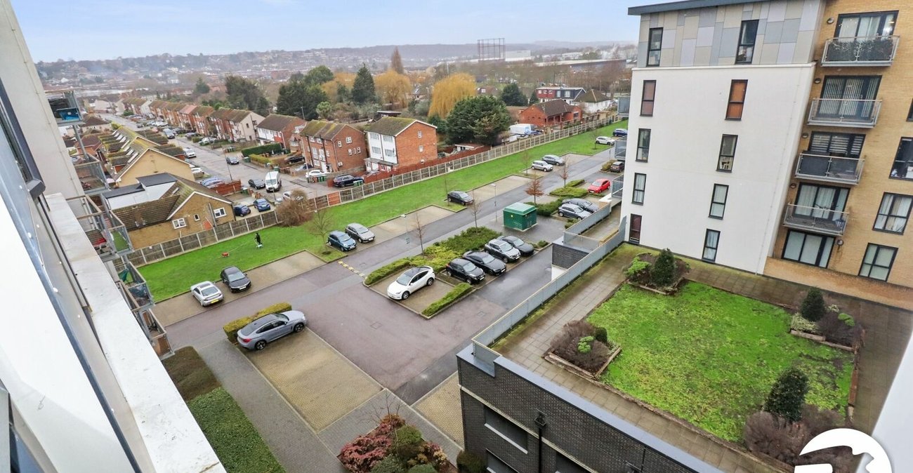 2 bedroom property for sale in Belvedere | Robinson Jackson