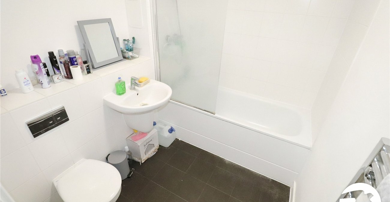 2 bedroom property for sale in Belvedere | Robinson Jackson