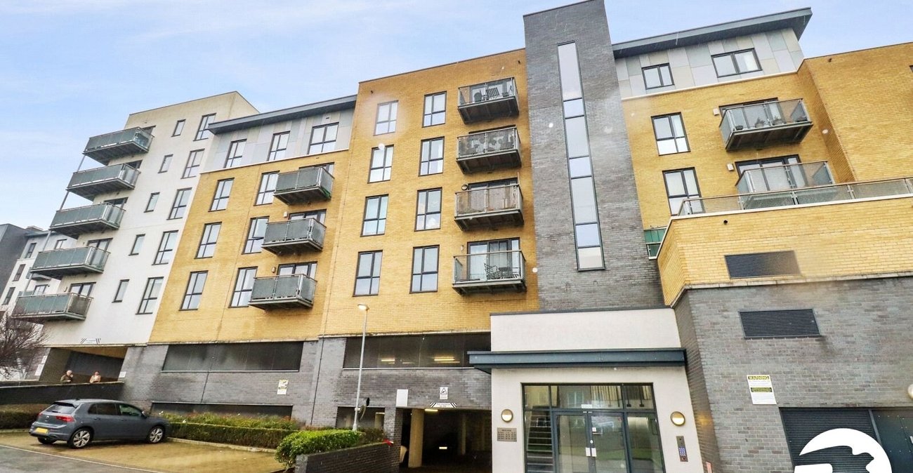 2 bedroom property for sale in Belvedere | Robinson Jackson