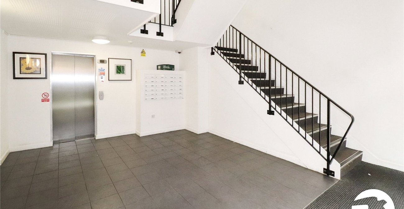 2 bedroom property for sale in Belvedere | Robinson Jackson