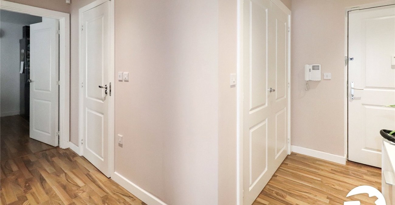 2 bedroom property for sale in Belvedere | Robinson Jackson