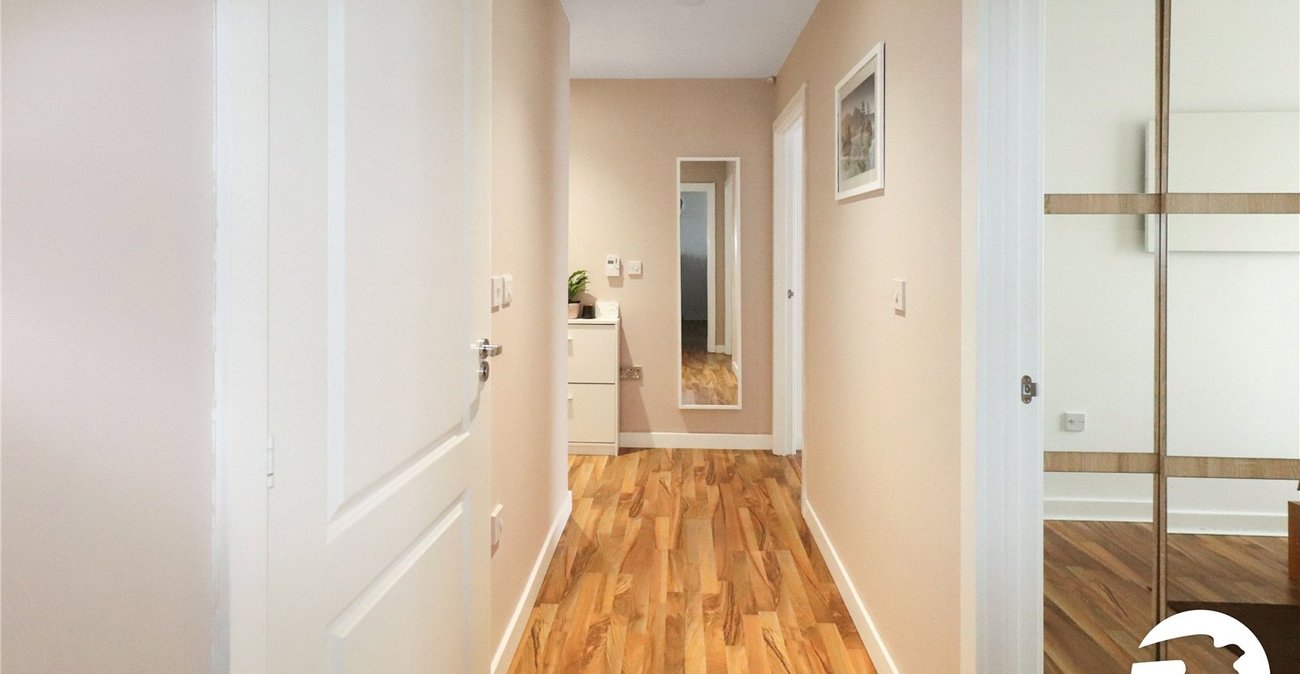 2 bedroom property for sale in Belvedere | Robinson Jackson